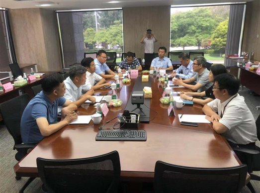 C:鄭嘉鴻經(jīng)營管理部網(wǎng)站更新內(nèi)容通訊稿90815宿遷到訪會(huì)議室3.jpg
